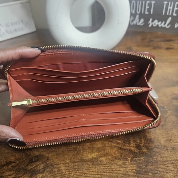 Coach Signature Wallet in Tan/Rust - Picture 4 of 12
